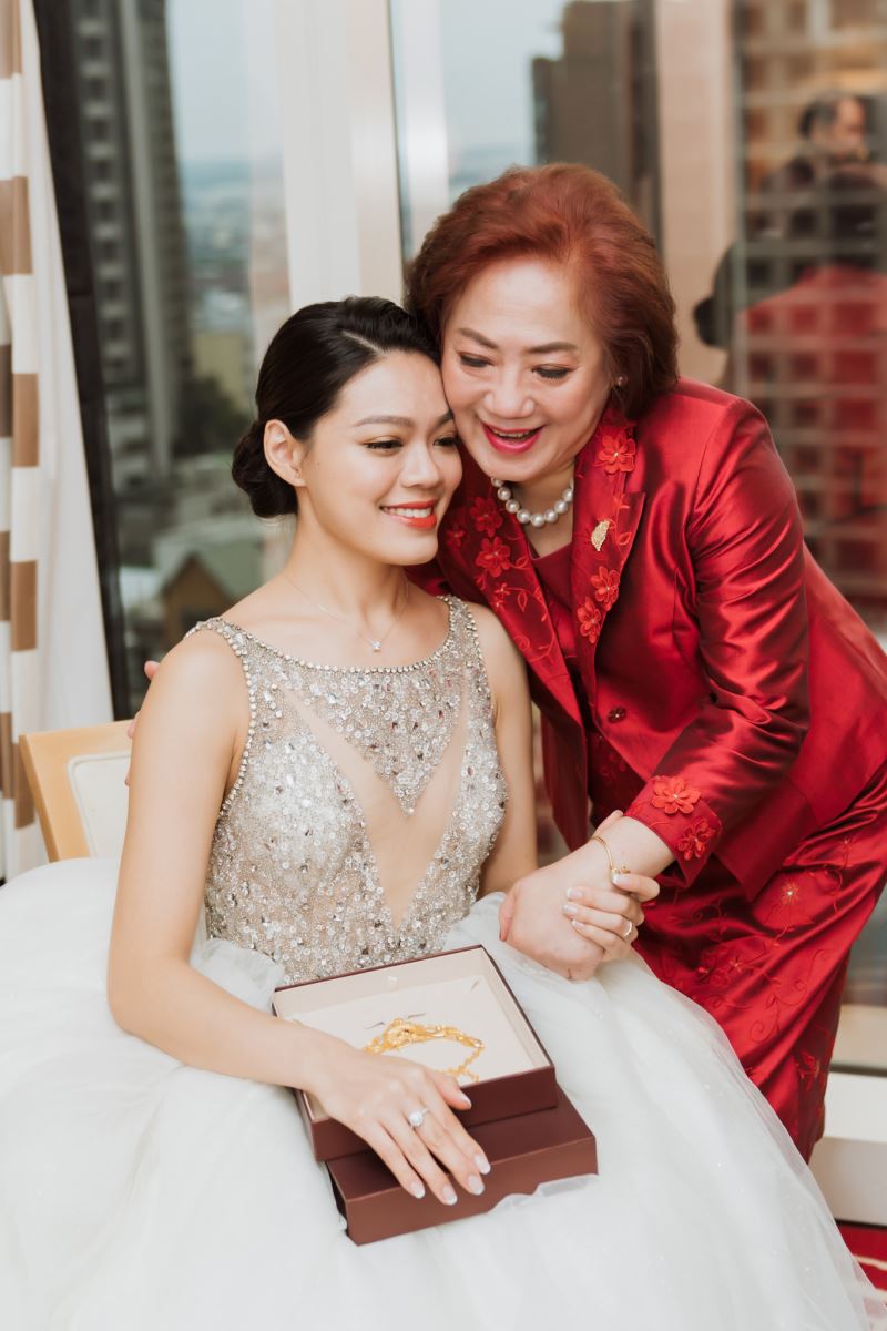 女兒與媽媽,珠光寶氣在台中林酒店