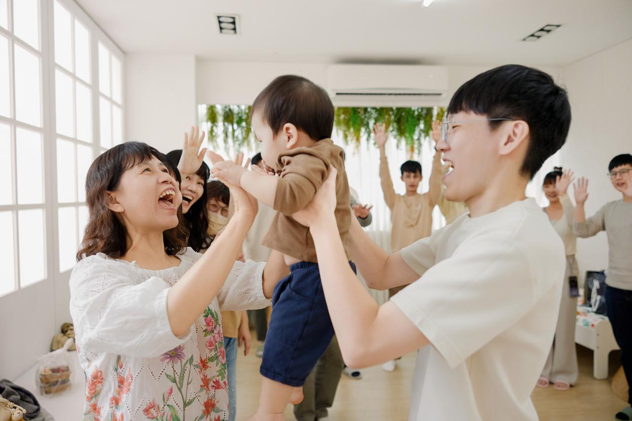 寶寶飛高高